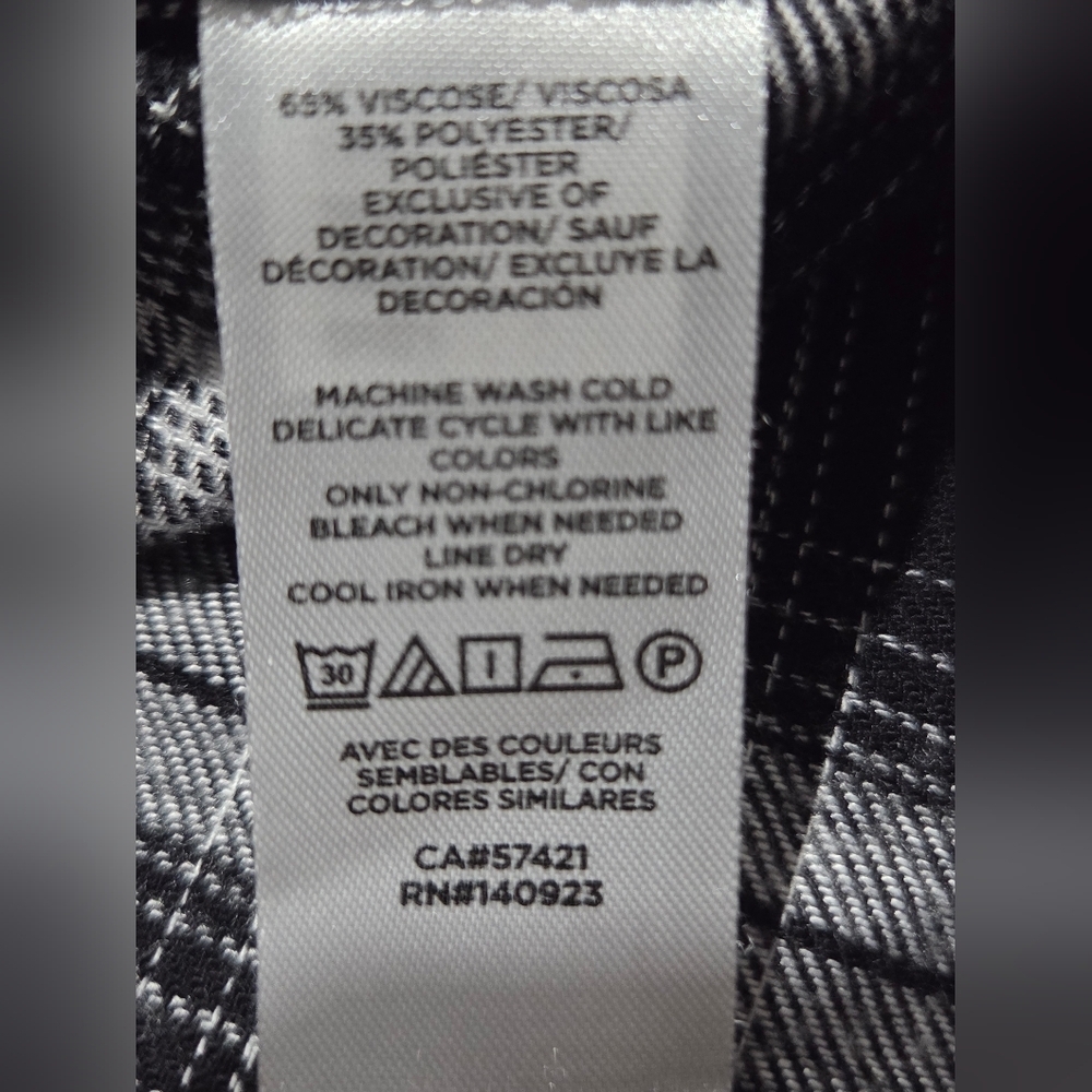Loft Blouse Womens XS Long Sleeve Plaid Black White Henley Viscose Blend EUC - Picture 8 of 9